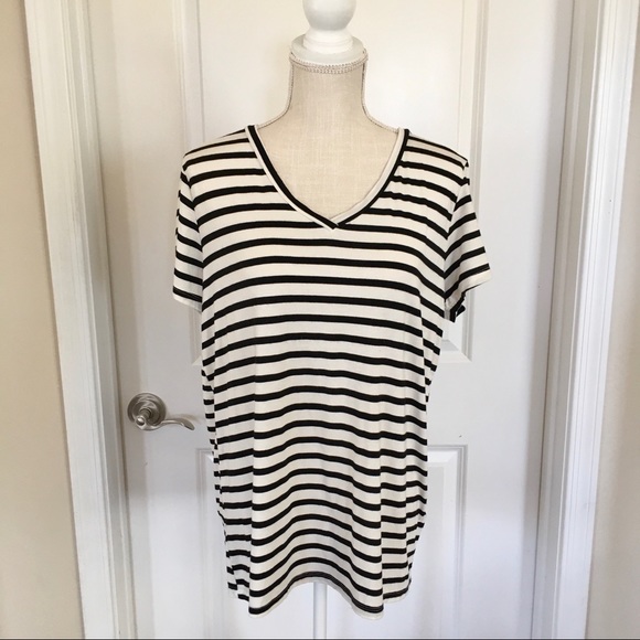 CJLA CJ's Favorite V-Neck Tee - Picture 3 of 6